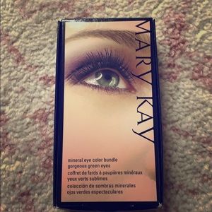 Mary Kay Mineral Eye Color Bundle—green eyes